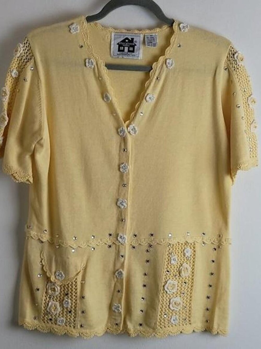 Excellent pre-owned condition 18" pit to pit 24"...